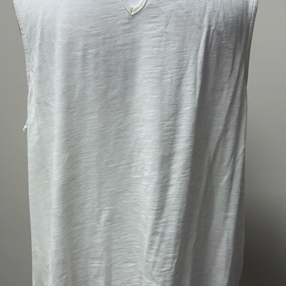 DEMOCRACY WOMEN’S WHITE SLEEVELESS  EMBROIDERED TOP - Picture 3 of 9